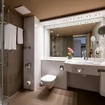 מלון Parkhotel Berghoelzchen 4*