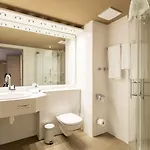 מלון Parkhotel Berghoelzchen