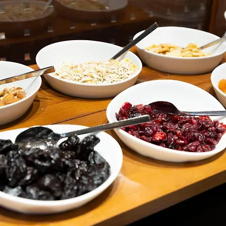 호텔 Parkhotel Berghoelzchen 4*